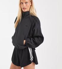 جاكيت من Adidas