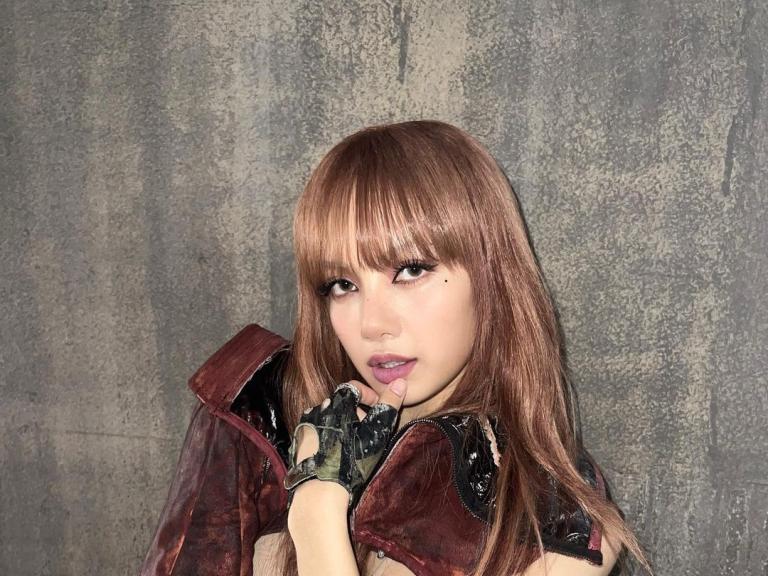 ليزا من BLACKPINK   - صورة من انستقرام