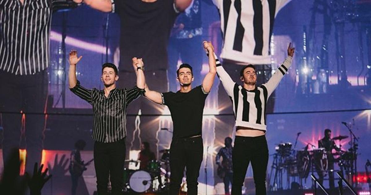 الأخوة جوناس في جولة الـhappiness Begins Et بالعربي