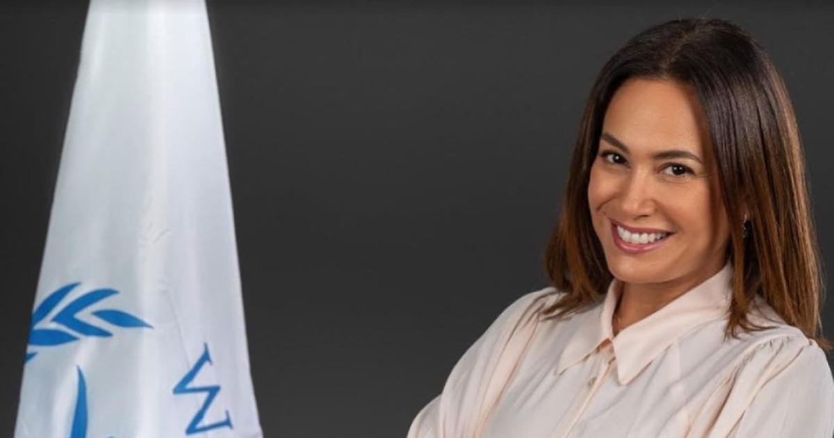 هند صبري تتسلم شارة وشهادة جائزة نوبل للسلام من برنامج الأغذية العالمي Et بالعربي