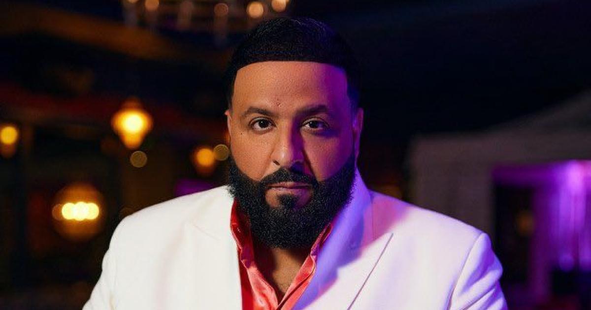 دي جي خالد يرقص بالسيف في الرياض قبل حفله في