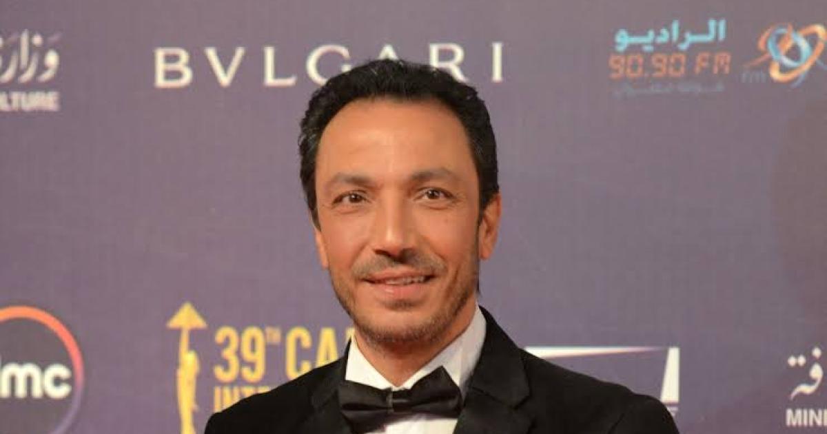 طارق لطفي ينفي في ET بالعربي تشابه فيلم هاملت مع مسلسل لن أعيش في جلباب أبي ويؤكد اختلاف القصة تماماً 