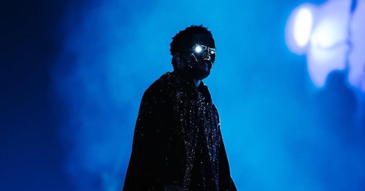 ذا ويكند The Weeknd يشعل أجواء ديترويت في أولى حفلاته، وتفاعل واسع من الجمهور بعد قول "حبيبتي" أمام أكثر من 40 ألف متفرّج
