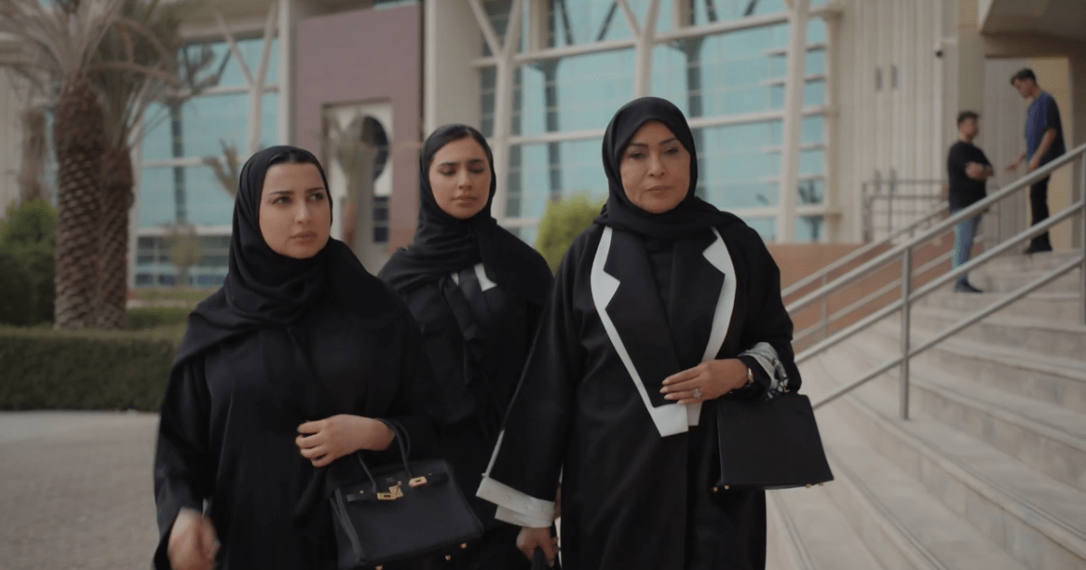 سهام ترفض التنازل عن شكوتها ضد مريم، لكن قرار عبيد المفاجئ بإعادة الزواج قد يغيّر كل شيء في الحلقة 42 من مسلسل أمي 