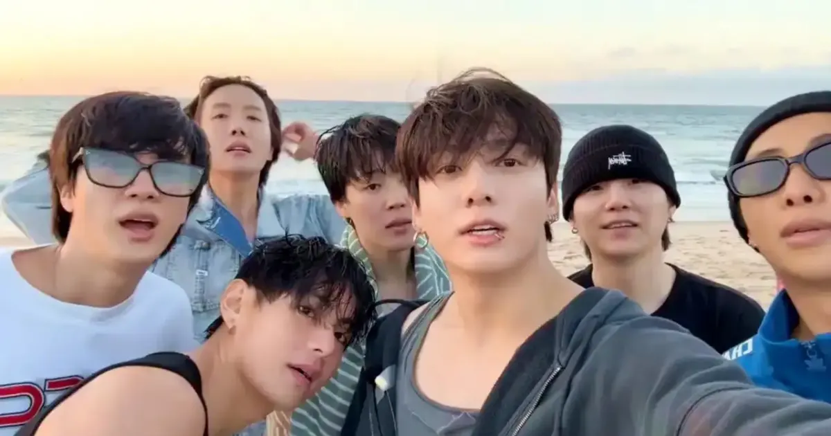 فرقة BTS تعود بالكامل! OT7 مجددًا مجتمعون على الشاطئ ويعملون على ألبومهم القادم بعد انتهاء خدمتهم العسكرية 