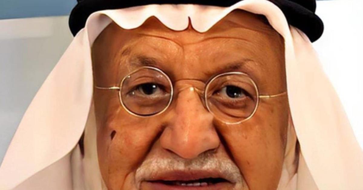 محمد المنيع يتعرض لوعكة صحية ويدخل العناية المركزة.. وابنه يطلب الدعاء: دعواتكم لوالد الجميع محمد المنيع الله يشافيه. التفاصيل 