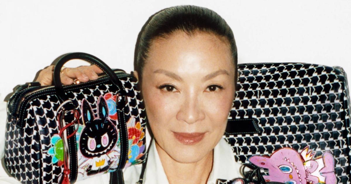 ET HIGHSTREET. تعاون يجمع بين الخيال والفخامة. Moynat تطلق مجموعة محدودة مع كاسينغ لونغ مبتكر The Monsters، تجمع بين الحرفية الباريسية وشخصياته المرحة مثل Labubu وZimomo وKing Mon، بلمسة فنية حصرية تُكشف في شنغهاي أكتوبر 2025 