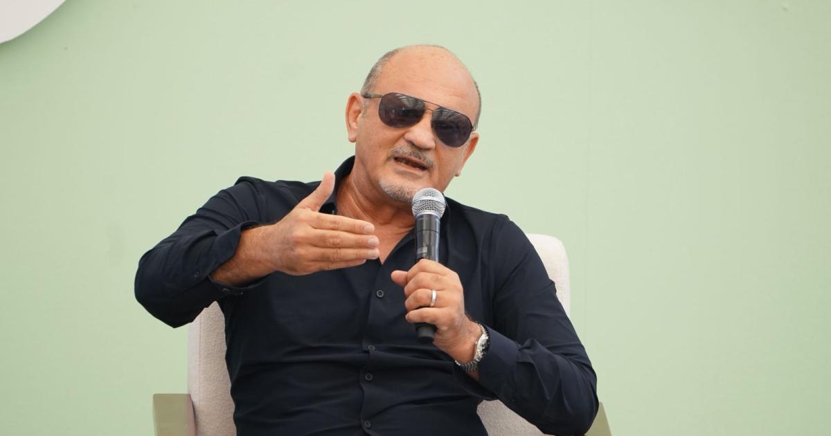 شريف عرفة يثير الجدل في مهرجان الجونة بعد حديثه عن الراحل أحمد زكي إنه "لم يكن أب عظيم" 