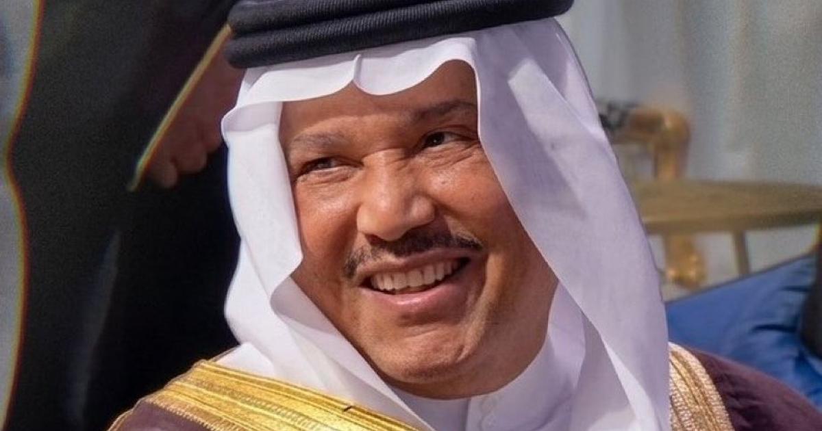 جوال أبو نورة محمد عبده يعود ليتصدر المشهد من جديد من زفاف ابنه بدر، فما القصة؟ 