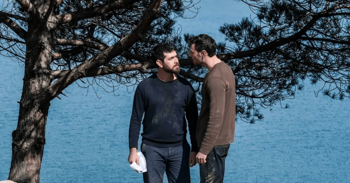 مواجهة إركان وفكرت تشعل أحداث مسلسل أنت من أحببت Sevdi im Sensin الحلقة 10، مع أسرار من الماضي تقلب موازين القوى وتدفع القصر نحو مرحلة أكثر توتراً 