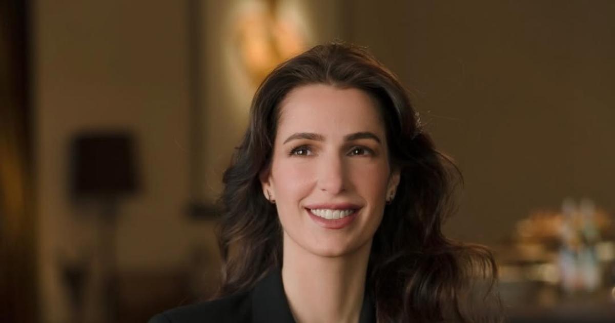 ET HIGHSTREET. بمناسبة عيد ميلادها الـ32، الأميرة رجوة الحسين بإطلالة كلاسيكية راقية من غابرييلا هيرست ومجوهرات لافتة.. تفاصيل الإطلالة 