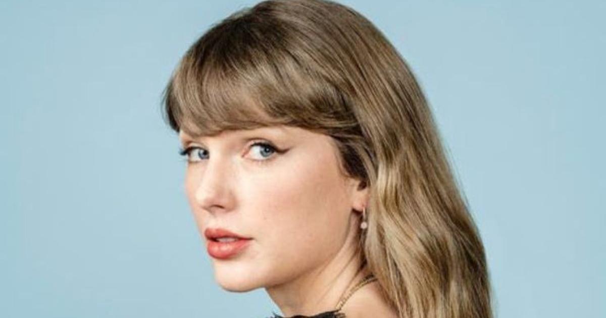 Taylor Swift reaches $2B as top-earning singer