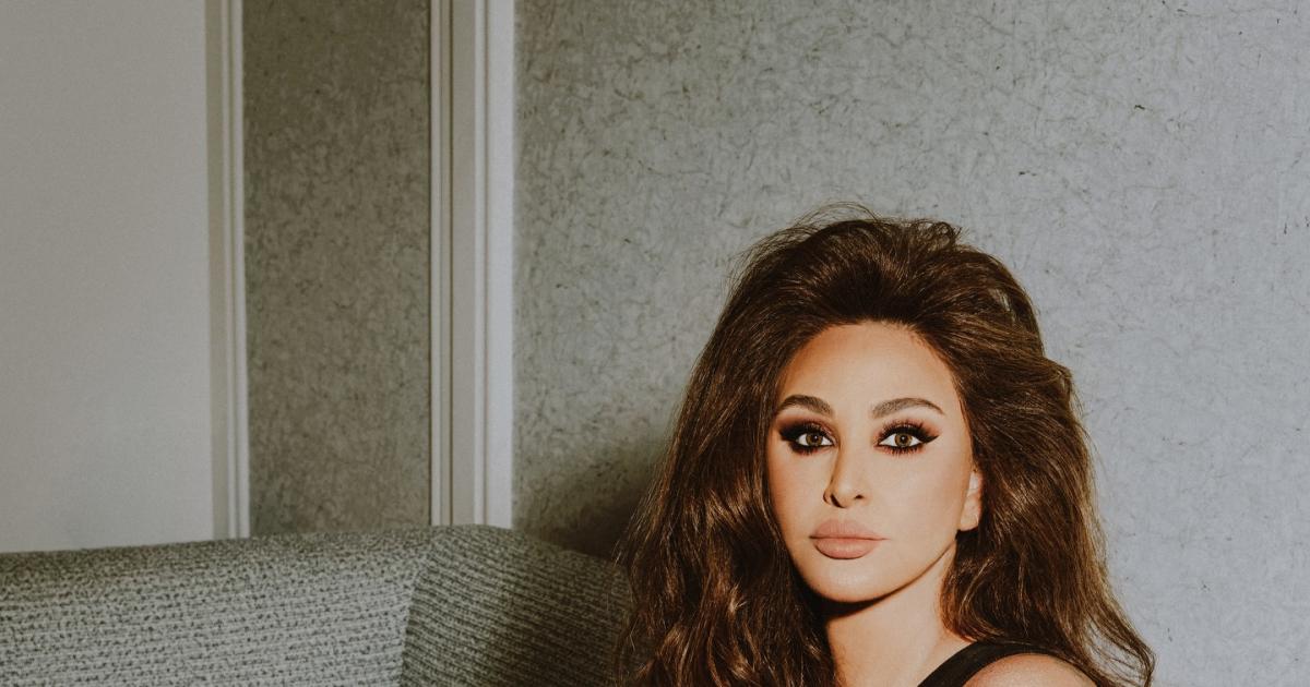 إليسا تستعيد بريق السبعينيات في أحدث اطلالة لها