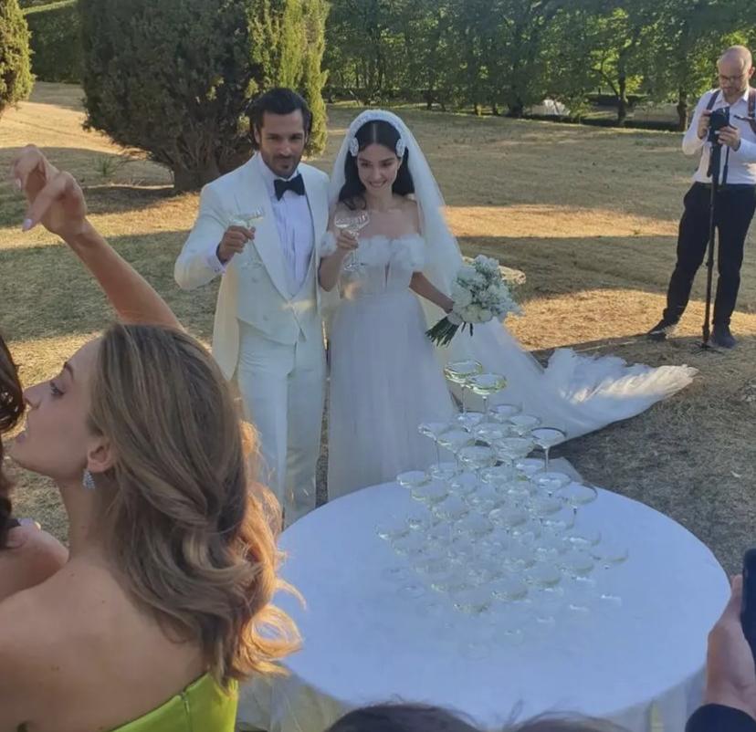 حفل زفاف أوزجي غوريل وسيركان تشاي أوغلو في إيطاليا
