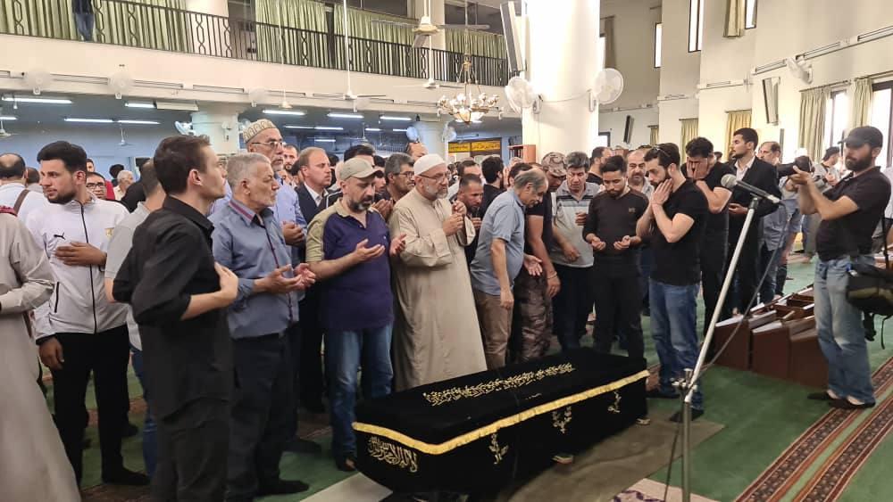 الصلاة على جثمان الراحل هشام شربتجي في الجامع