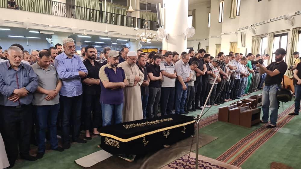 الصلاة على جثمان الراحل هشام شربتجي في الجامع