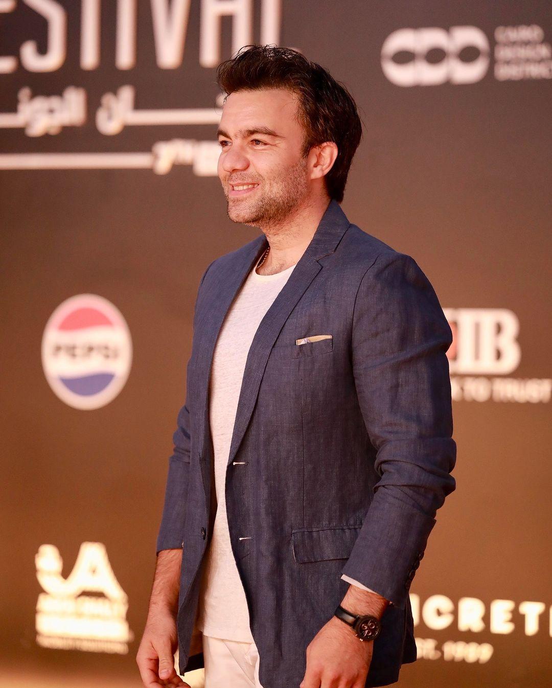  النجوم خلال العرض العالمي الأول لفيلم "الفستان الأبيض"