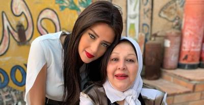 رضوى الشربيني مع والدتها الراحلة-صورة من انستغرام
