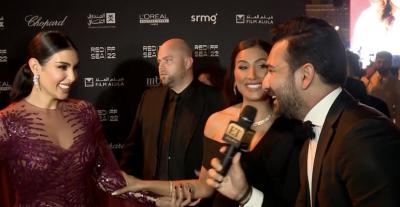 عناق وحب بين دينا الشربيني وياسمين صبري أمام كاميرا ET بالعربي