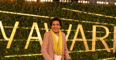 محمد منير على السجادة الخزامية في Joy Awards - تويتر