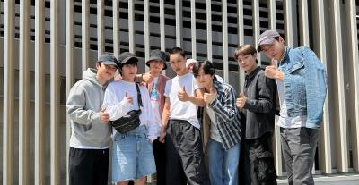 فريق EXO مع كاي قبل التحاقه بالخدمة العسكرية- تويتر @weareoneEXO