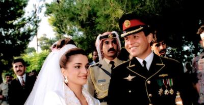 الملك عبدالله و الملكة رانيا من حفل زفافهما - صورة من الديوان الملكي الهاشمي