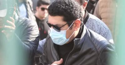باسم سمرة في جنازة والدته