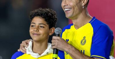  كريستيانو رونالدو - Cristiano Ronaldo مع ابنه  كريستيانو رونالدو جونيور 