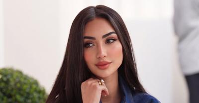 نور الغندور باطلالة من الجينز تجمع العصرية والراحة
