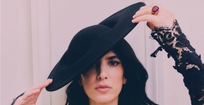 كارمن بصيبص باطلالات بصيحات متنوعة من كارولينا هيريرا الى لويفي وغيرها...