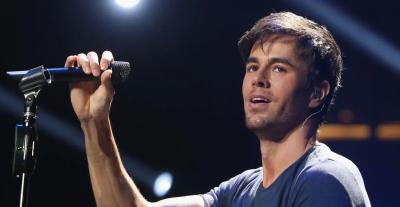 إنريكي إغليسياس Enrique Iglesias يحتفل بعيد ميلاده الـ50