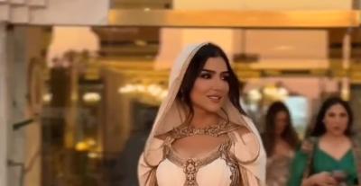 مي عمر تتألق بإطلالة تراثية بتفاصيل يدوية في قرطاج 