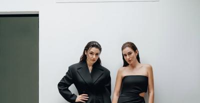 أمينة خليل و هاندة أرتشيل - صورة من حساب مجلة Vogue Arabia على انستقرام