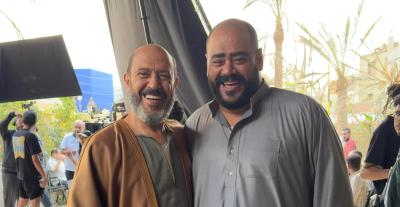 محمد ممدوح وأشرف عبد الباقي في كواليس فيلم السادة الأفاضل