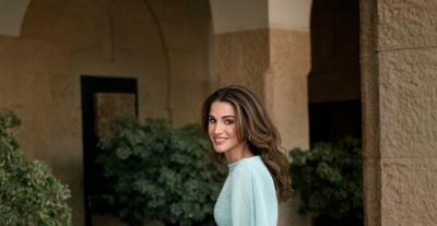 تفاصيل اطلالة الملكة رانيا الرسمية لعيد ميلادها وأبرز لوكات هذا العام 