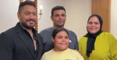 تامر حسني يلتقي بالطفلة هايدي 