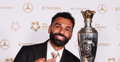 محمد صلاح - جائزة أفضل لاعب في العام من جمعية لاعبي كرة القدم المحترفين PFA 