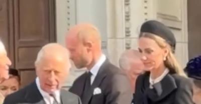 كيت ميدلتون بفستان أسود من رولاند موريه وحقيبة شانيل 