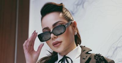 أسماء إبراهيم تتألق بلوك أبيض وأسود بطابع ريترو جميل