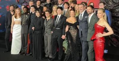 نجوم مسلسل Stranger Things 5 - إكس