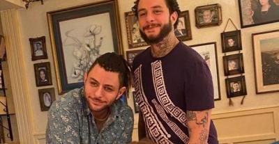 أحمد الفيشاوي وشقيقه عمر ووالدتهم