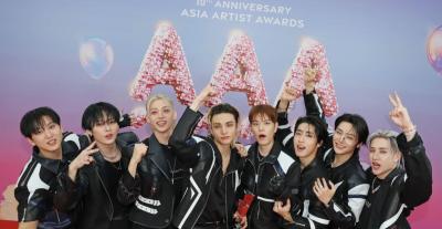 فرقة ستراي كيدز - إكس