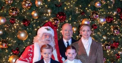 إطلالات الأميرة شارلين وابنتها في حفل إضاءة ساحة موناكو