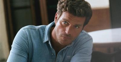 كيفانش تاتليتوغ - Kıvanç Tatlıtuğ