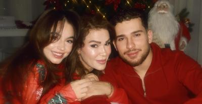 بيسان إسماعيل مع عائلتها 