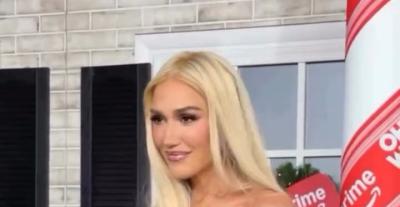 إطلالة غوين ستيفاني بتصميم من فيرا وانغ في عرض فيلم Oh. What. Fun. 