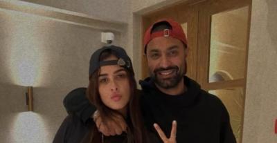 كريم فهمي وياسمين عبد العزيز