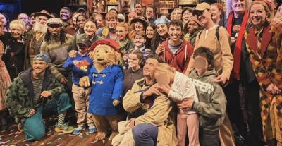 كاتي بيري و أورلاندو بلوم برفقة ابنتهما ديزي - Paddington The Musical