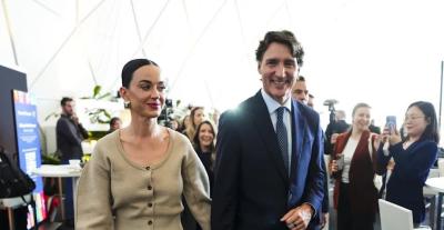 كاتي بيري و جاستن ترودو - دافوس - World Economic Forum 2026