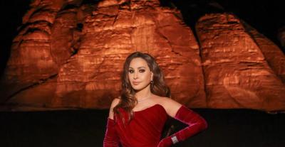 إطلالة إليسا بالمخمل الأحمر بتوقيع نيكولا جبران